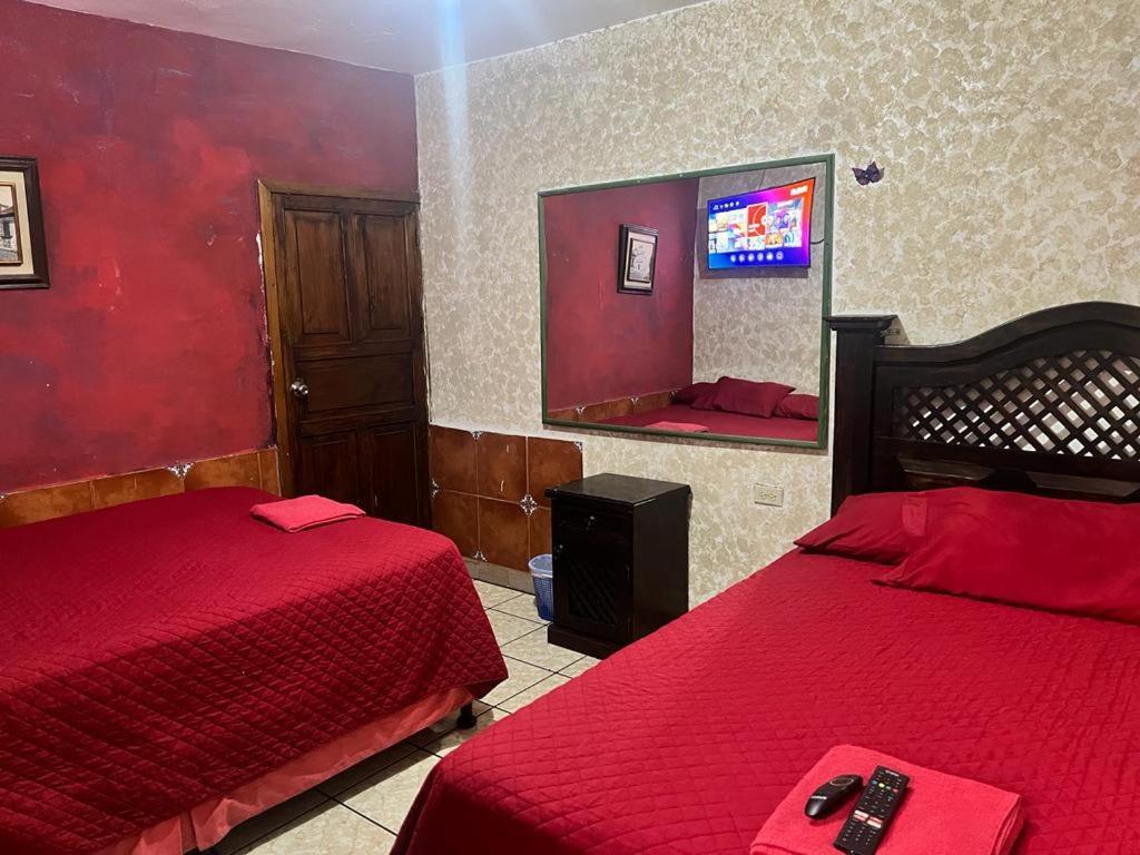 Hotel Cristal Antigua Esterno foto